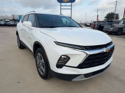 Certified 2023 Chevrolet Blazer LT w/ Convenience Package FWD image 2