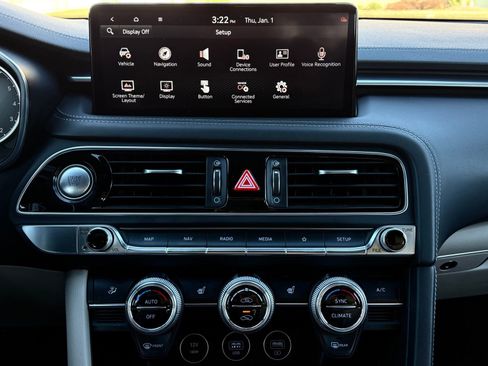 Used 2022 Genesis G70 2.0T image 29