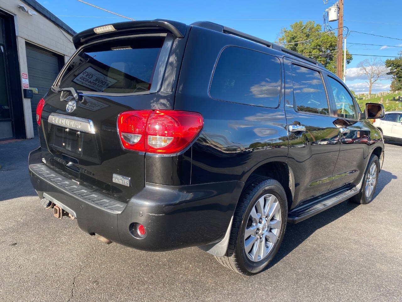 Used 2012 Toyota Sequoia Limited AWD/4WD image 3