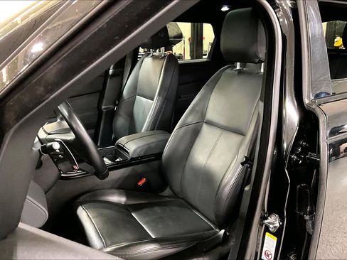Used 2025 Land Rover Range Rover Velar Dynamic SE image 8