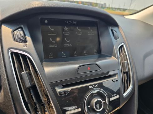 Used 2018 Ford Focus Titanium FWD image 22