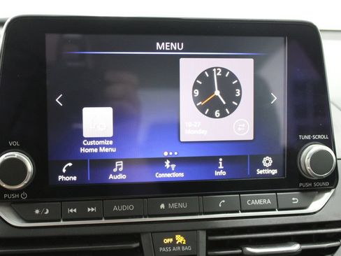 Used 2024 Nissan Altima 2.5 SV FWD image 46