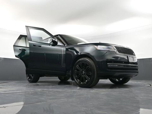 Used 2025 Land Rover Range Rover SE AWD/4WD image 37