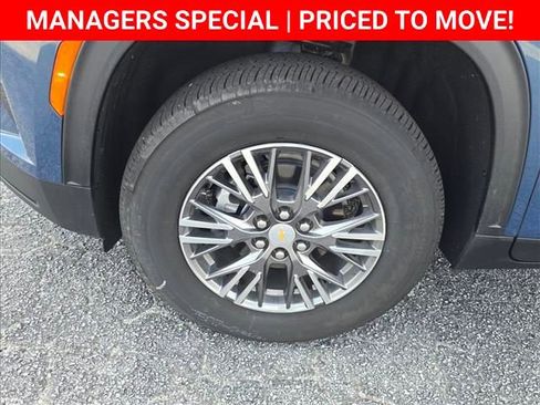 New 2026 Chevrolet Traverse LT w/ Driver Confidence Package FWD image 29