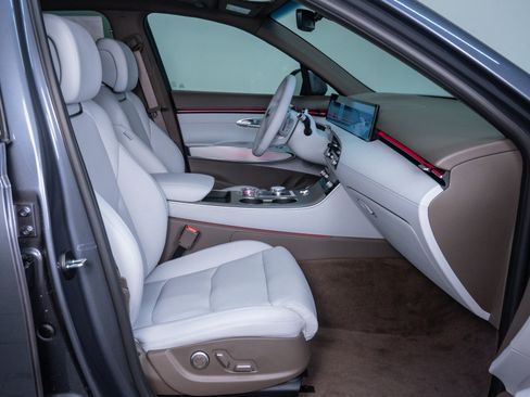 New 2026 Genesis GV70 2.5T Advanced image 10