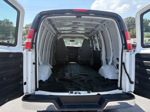Used 2020 Chevrolet Express 2500 w/ Driver Convenience Package image 5