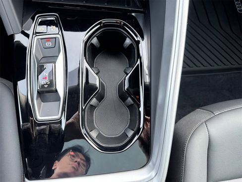 Used 2025 Audi Q5 Premium w/ Convenience Package image 19