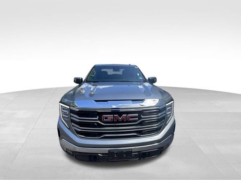 Used 2025 GMC Sierra 1500 SLT RWD image 2
