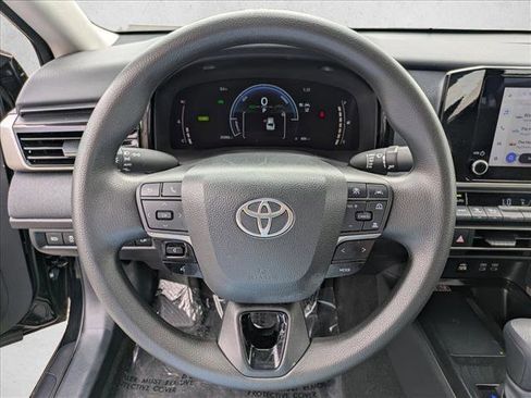 Used 2025 Toyota Camry LE image 13