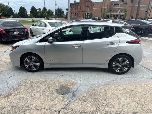 Used 2018 Nissan Leaf SL w/ SL Technology Package FWD image 7