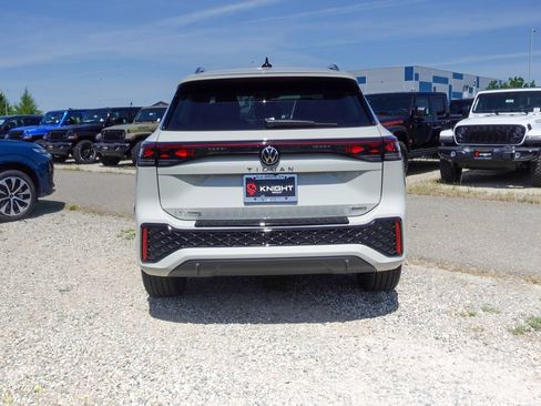New 2026 Volkswagen Tiguan SEL R-Line AWD/4WD image 8