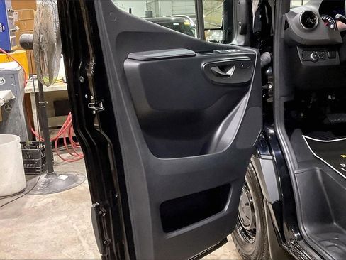 Used 2025 Mercedes-Benz Sprinter 2500 image 14