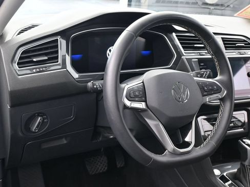 Used 2023 Volkswagen Tiguan SE FWD image 15
