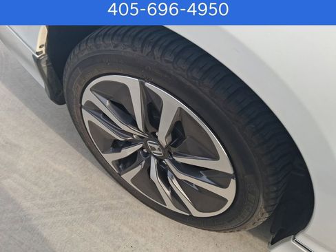 Used 2020 Honda Accord Touring image 12