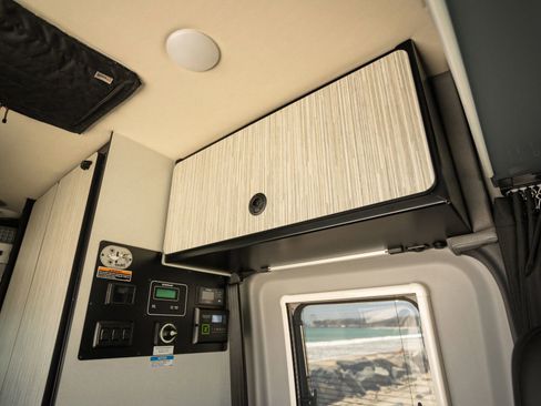 Used 2022 Mercedes-Benz Sprinter 2500 image 36