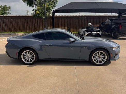 Used 2025 Ford Mustang GT Premium RWD image 9
