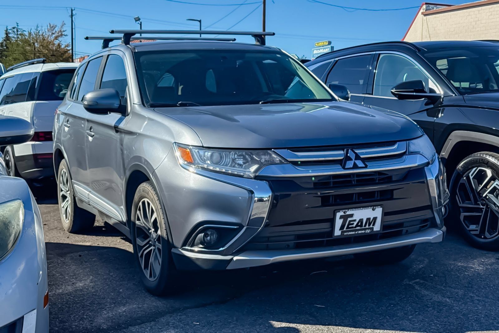 Used 2018 Mitsubishi Outlander ES AWD/4WD image 2