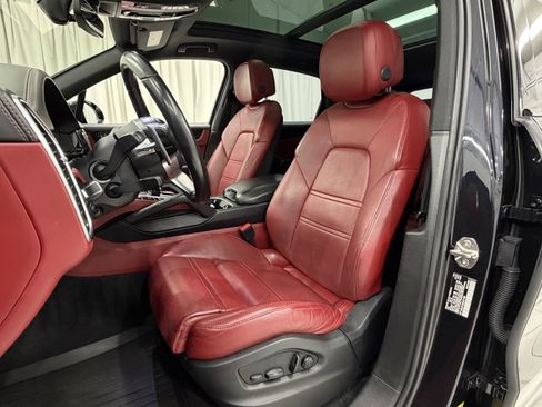Certified 2022 Porsche Cayenne S image 31