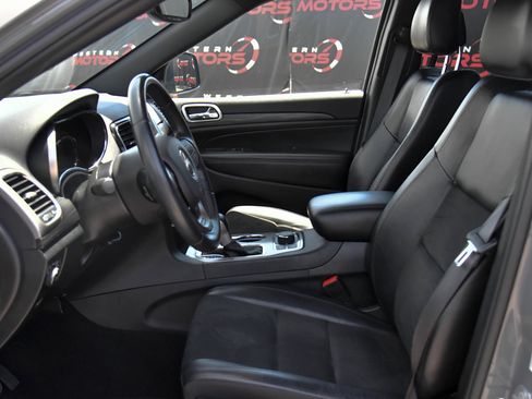 Used 2022 Jeep Grand Cherokee Laredo X AWD/4WD image 17