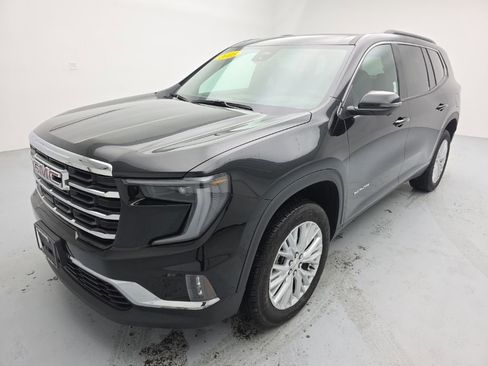 Used 2025 GMC Acadia Elevation w/ Elevation Premium Package image 6