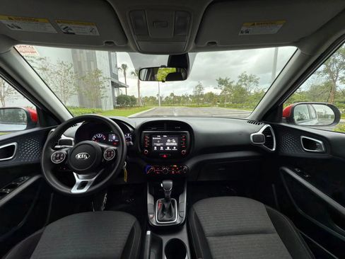Used 2020 Kia Soul S FWD image 18