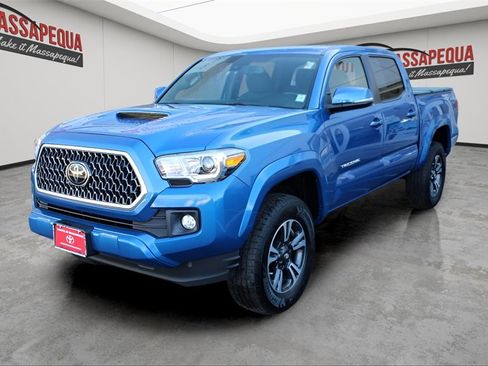 Certified 2018 Toyota Tacoma TRD Sport image 1