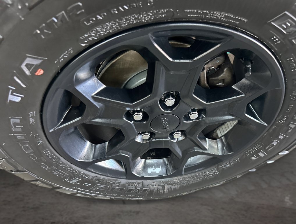 Used 2018 Jeep Wrangler Unlimited Rubicon w/ Cold Weather Group AWD/4WD image 18