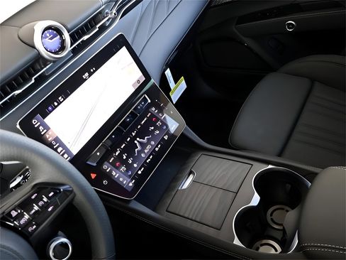 New 2025 Maserati Grecale Modena image 21