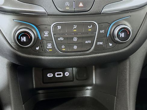 Used 2024 Chevrolet Equinox LT image 15