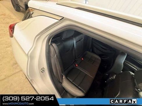 Used 2020 Buick Encore GX Essence w/ Experience Buick Package image 8