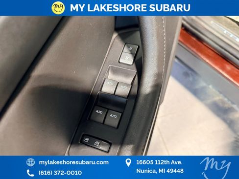 Used 2012 Lincoln MKS image 12