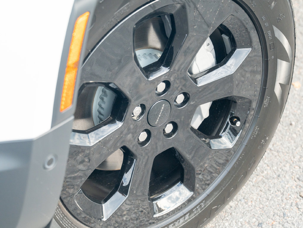 New 2026 Land Rover Defender 110 S AWD/4WD image 9