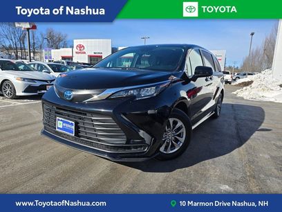 Used 2025 Toyota Sienna LE
