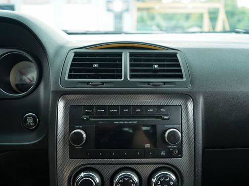 Used 2014 Dodge Challenger R/T RWD image 11