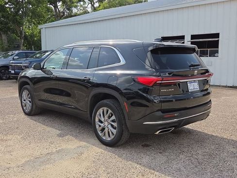 Certified 2025 Buick Enclave Preferred FWD image 42