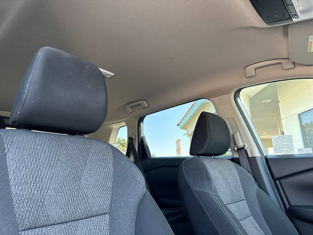 Used 2025 Nissan Rogue SV FWD image 16