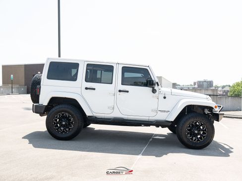 Used 2014 Jeep Wrangler Unlimited Sahara AWD/4WD image 8