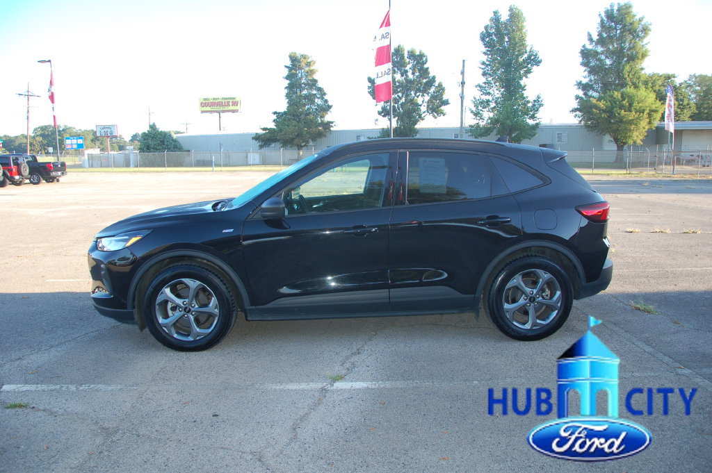 Used 2025 Ford Escape ST-Line FWD image 2
