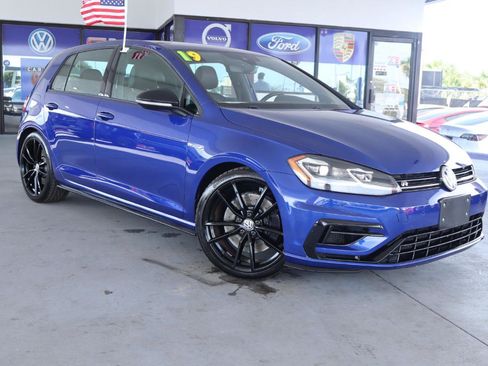 Used 2019 Volkswagen Golf 4-Door AWD/4WD image 3