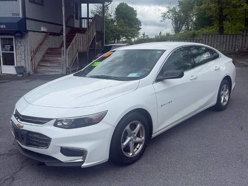 Used 2017 Chevrolet Malibu LS FWD image 1