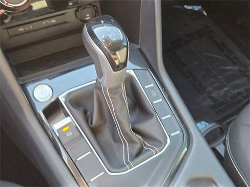 Used 2023 Volkswagen Taos SE image 33