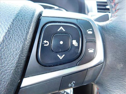 Used 2017 Toyota Camry SE image 14