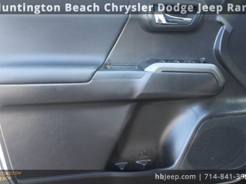 Used 2023 Toyota Tacoma TRD Off-Road image 9