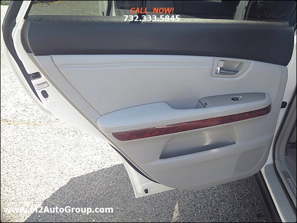 Used 2005 Lexus RX 330 AWD image 38