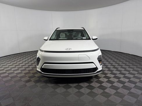 Used 2024 Hyundai Kona SEL FWD image 4