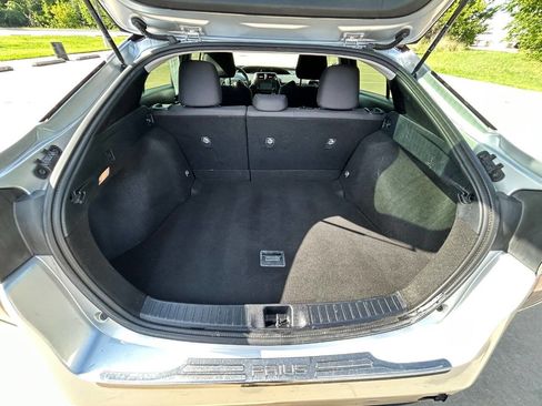 Used 2016 Toyota Prius Two image 10