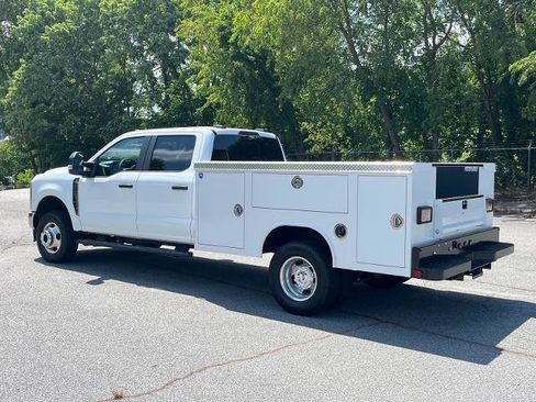 Certified 2025 Ford F350 XL w/ XL Chrome Package AWD/4WD image 4