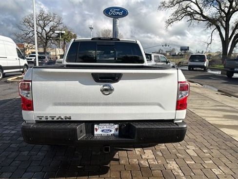 Used 2021 Nissan Titan S w/ S Utility Package image 4