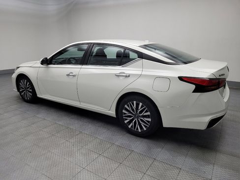 Used 2023 Nissan Altima 2.5 SV image 3