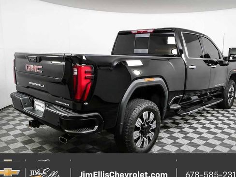 Used 2025 GMC Sierra 2500 Denali image 29